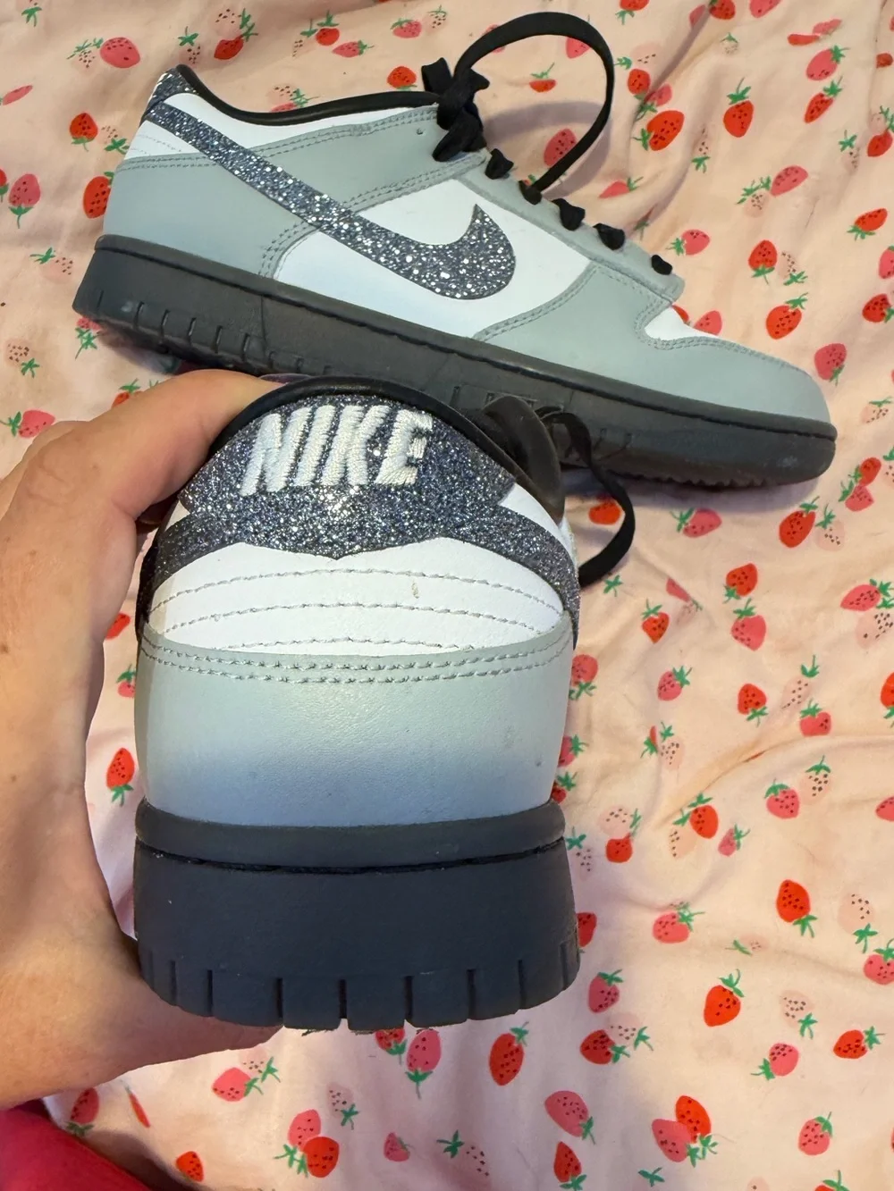 Nike women’s dunks with Glitter Swoosh 👟